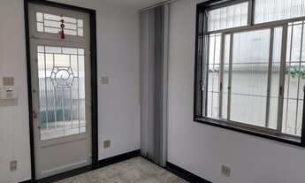 Imagem 6: Excelente casa triplex de rua, totalmente segura, com sistema de vigilância! Farto comérci