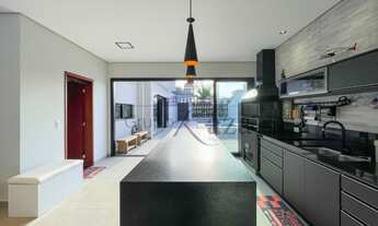 Imagem 7: Sobrado no Jaguary com ambientes integrados e com vista