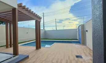 Imagem 2: Pronta Para Morar / Casa com 3 Suítes + Escritório + Área Gourmet / Piscina / Resi Cachoei