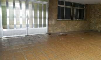 Imagem 2: Sobrado para venda tem 194 metros quadrados com 3 quartos