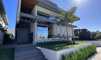 Imagem: Casa alto padrão em construção em Condomínio