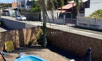 Imagem 5: CASA COM PISCINA APENAS 500 METROS DO MAR NO CENTRO DE NAVEGANTES - SC