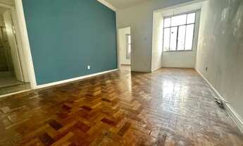 Imagem 3: Apartamento para venda tem 75 metros quadrados com 2 quartos com dependências de empregada