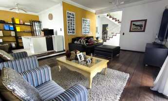 Imagem 4: Casa ampla com 4 dormitórios para locação na Trindade - Ideal para residência ou uso comer