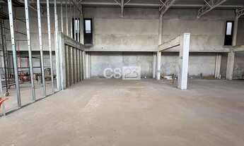 Imagem 3: Sala Comercial para Locação na Av. Maringá 143,2 m², Pé-Direito Alto e Fachada em Vidro