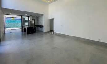 Imagem 2: Casa térrea com 3 suítes sendo 2 americanas, localizada no Condomínio Vale Verde