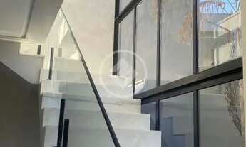 Imagem 3: REF: OFFICE2701 Sobrado no Condomínio do Lago, sendo 4 suítes, com 309m², Goiânia-GO codig