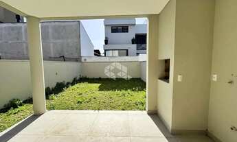 Imagem 5: Casa 3 Dormitórios sendo 1 suíte, 1 vaga de garagem no bairro Campeche, em Florianópolis/S