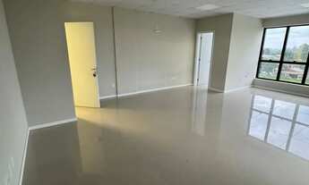 Imagem 5: Sala comercial térrea com aproximadamente 60 m²