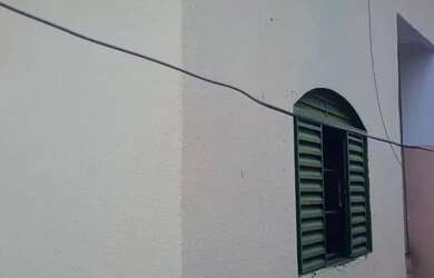 Imagem 6: CASA SETOR UNIÃO COM 3 QUARTOS VARANDA FRENTE PRAÇA PROX A AV T-9 OPORTUNIDADE ÚNICA