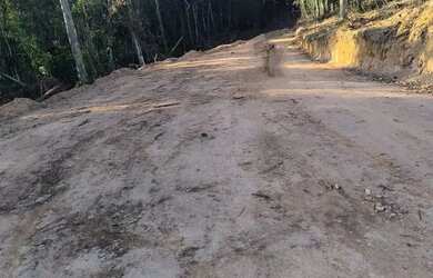 Imagem 4: Lote de 1.000m² com Paisagem Natural no Interior