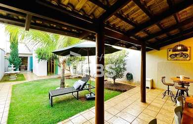 Imagem 3: Lindo sobrado todo mobiliado com área de churrasco e frente praça no Jardim américa