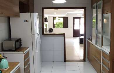 Imagem 2: Casa em Condomínio com 144m², 3 suítes a poucos metros do Lago Jacarey