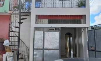 Imagem: Aluga-se casa com 2 quartos e garagem no