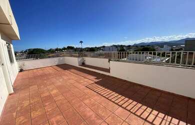 Imagem 3: Cobertura para venda tem 260 metros quadrados com 3 quartos em Centro - Guarapari - ES