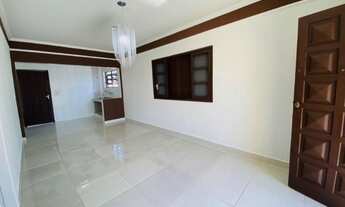 Imagem 3: Casa com piscina na Lagoa do Araçá