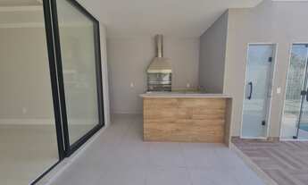 Imagem 7: Casa de condomínio para venda possui 360 metros quadrados com 5 quartos