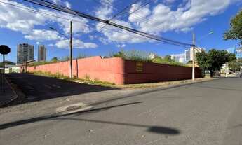Imagem: Lote/Terreno com 1890 m² na Avenida Canada