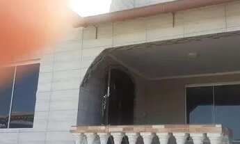 Imagem: 2 casas, e uma loja tudo separado, agua