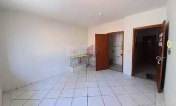 Imagem 3: Kitnet com 1 dormitório para alugar, 30 m² por R$ 600,00/mês - Zona 06 - Maringá/PR