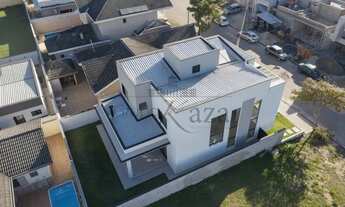 Imagem 3: Casa de condomínio para venda tem 218 metros quadrados com 3 quartos