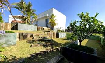 Imagem 2: Casa de condomínio térrea para aluguel e venda tem 444 metros quadrados com 4 quartos