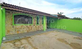 Imagem 6: CASA à venda com piscina e 3 quartos em Peruíbe, no bairro Parque Balneario Oasis