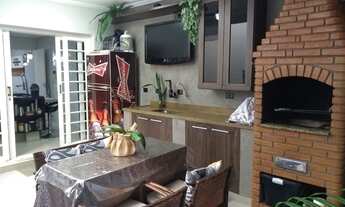 Imagem 3: Sobrado para venda possui 133 metros quadrados com 5 quartos em Vila Arriete - São Paulo