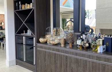 Imagem 5: Casa para alugar com 800m²; 5 suítes, sala de lareira, escritório e garagem para 14 car