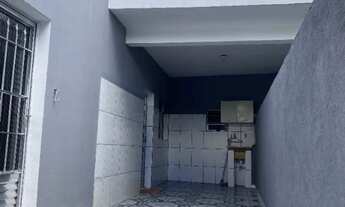 Imagem 3: Sobrado Amplo no Jardim Peri - 2 Quartos, 2 Banheiros, Sala e Cozinha Grandes + Quintal