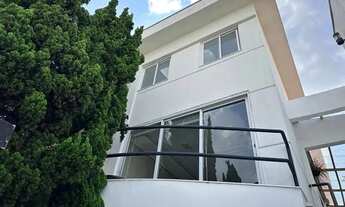 Imagem: Lindo Sobrado com 335 m², 3 suítes e 4