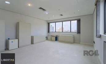 Imagem 2: Sala comercial e uma vaga de garagem no bairro Menino Deus em Porto Alegre