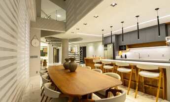 Imagem 7: Casa alto padrão com 5 suítes com closet, churrasqueira, lareira, vagas de garagem, no Con