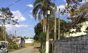 Imagem 4: Terreno em litoral norte de SP, possui 300m², murado, aterrado, próximo à pista