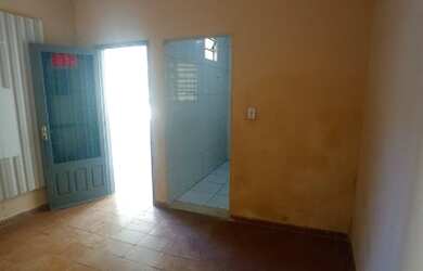 Imagem 3: Aluga-se Edícula - Sala /Quarto / Cozinha / Banheiro. R$ 750,00