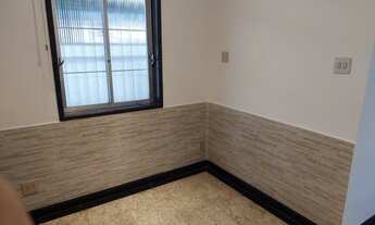 Imagem 7: Excelente casa triplex de rua, totalmente segura, com sistema de vigilância! Farto comérci