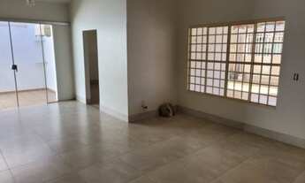 Imagem 3: Casa para venda tem 250 metros quadrados com 2 quartos