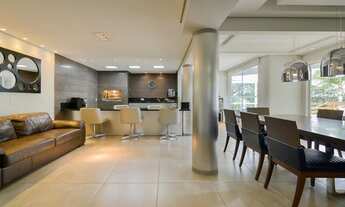 Imagem 5: Sobrado em Condomínio à venda, piscina aquecida, 5 quartos, sendo 3 suítes, propriedade de