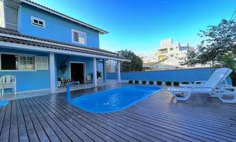 Imagem: Casa mobiliada e com piscina à venda na