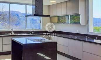 Imagem 7: Excelente casa recem construida 4 suites com otimos armarios proximo a portaria