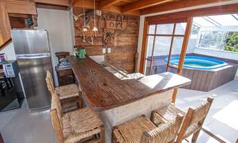 Imagem: Porto Alegre - Casa Padrão - Tristeza