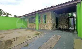 Imagem 5: CASA à venda com piscina e 3 quartos em Peruíbe, no bairro Parque Balneario Oasis