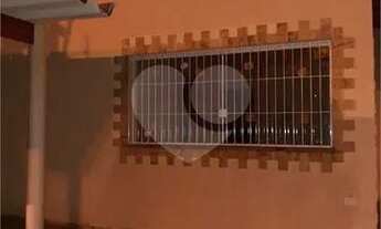 Imagem 4: Casa térrea em bairro residencial com 03 dormitórios, 02 salas, 02 banheiros, garagem para