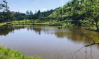 Imagem 2: Lote de 600m² em Igaratá em rua sem saída com vista para lagos e cachoeiras