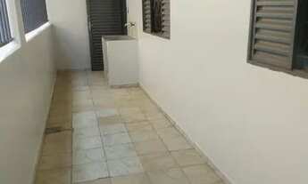 Imagem 4: Particular aluga apartamento 2Qts reformado vista livre primeiro andar na Qnm 05