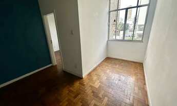 Imagem 7: Apartamento para venda tem 75 metros quadrados com 2 quartos com dependências de empregada