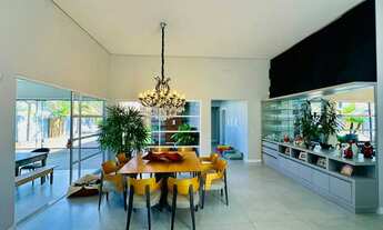 Imagem 4: Casa padrão condomínio em bairro nobre