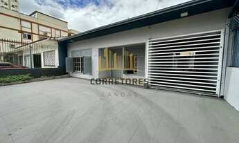 Imagem: Casa com 3 quartos para moradia ou comercial