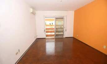 Imagem 4: Amplo Apartamento no Edifício Imperador - 2 Dormitórios com Possibilidade de 3º e Sacada E