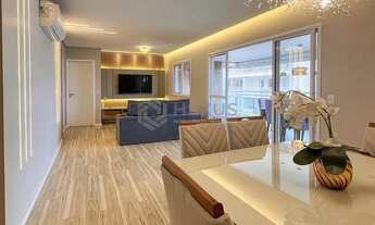 Imagem 2: Apartamento reformado com varanda gourmet e lazer em prédio novo a uma quadra da Praia das